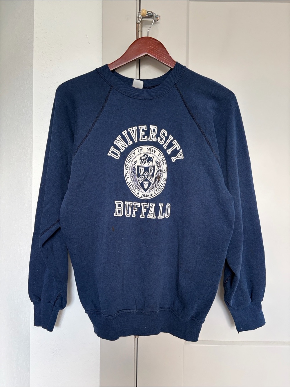 VINTAGE 80S UNIVERSITY OF BUFFALO BLUE GRAPHIC CREWNECK SWEATSHIRT MENS XL